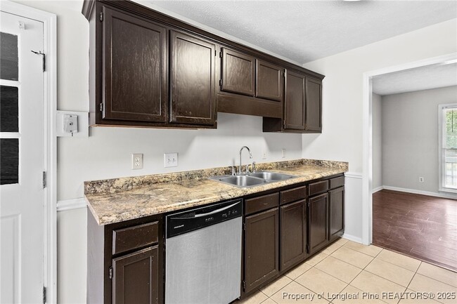 Building Photo - 6924 Woodmark Dr