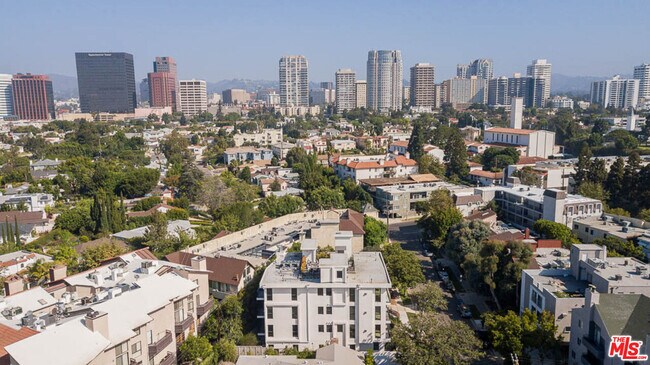 Building Photo - 1621 Malcolm Ave