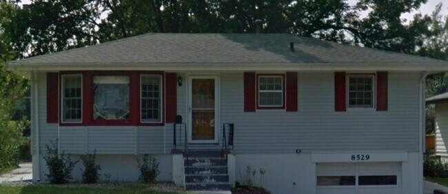 Primary Photo - 8529 Lakeview Dr.