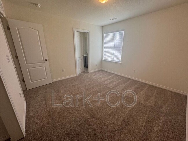 Building Photo - 629 Sundance Cir