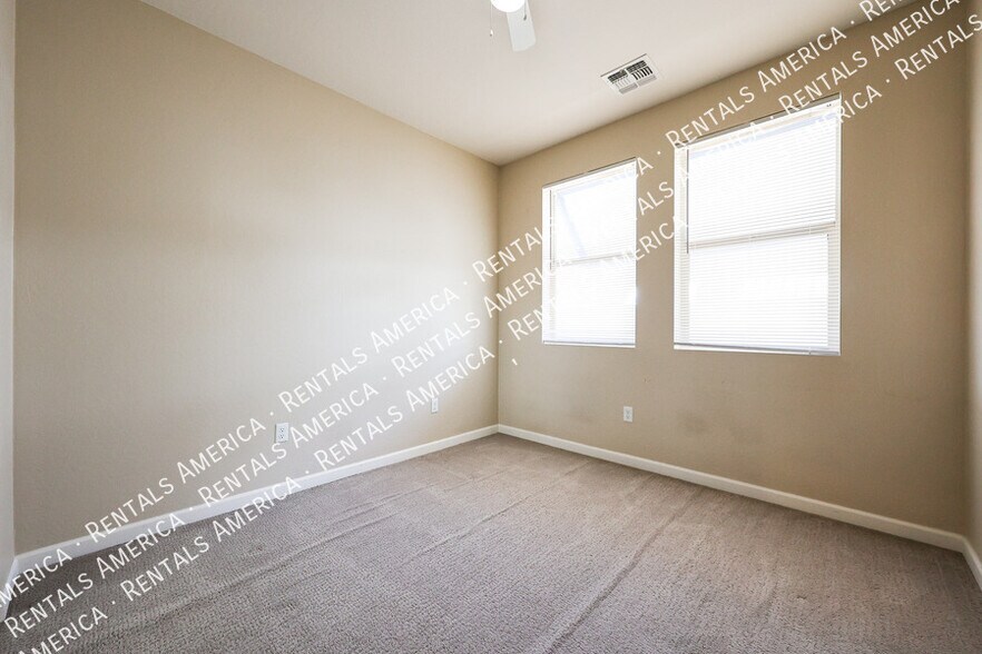 Building Photo - 1406 W Main St