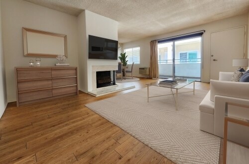 Interior Photo - 10323 Missouri Ave