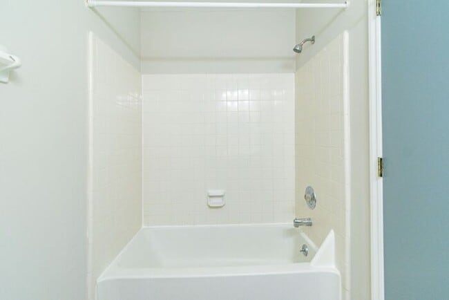 Building Photo - 2 Bed 2 Bath Condo in Charlotte