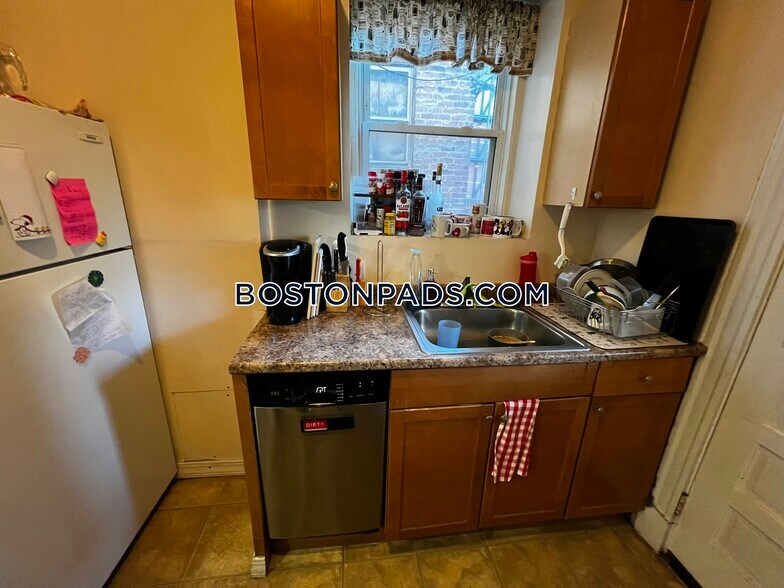 Building Photo - 71 S Huntington Ave