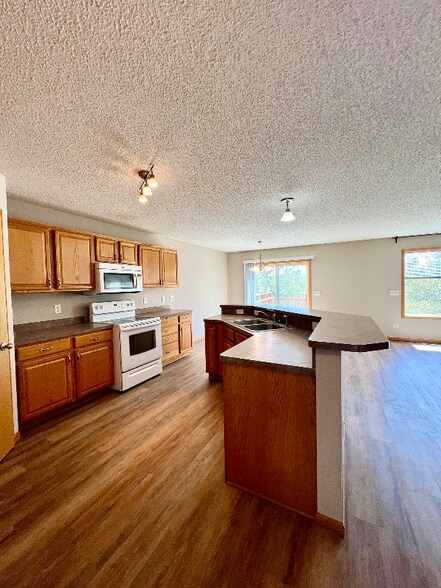 Building Photo - 9010 Marsh Run