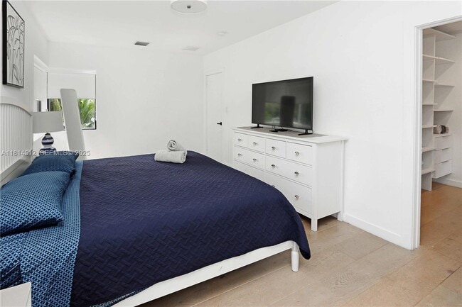 Building Photo - 1109 NE 89th St