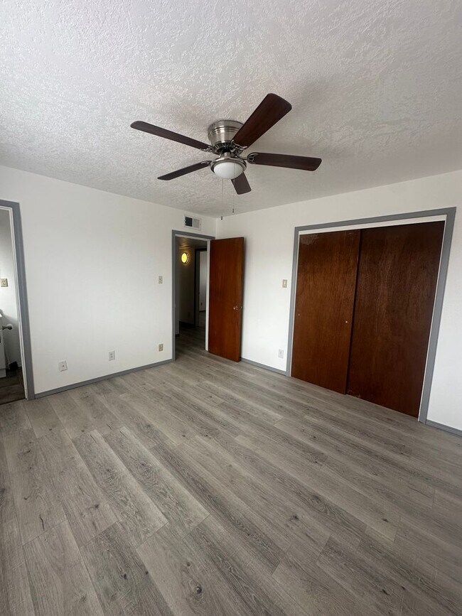 Building Photo - Welcome to this charming 3-bedroom, 2-bathroom home located in Albuquerque, NM