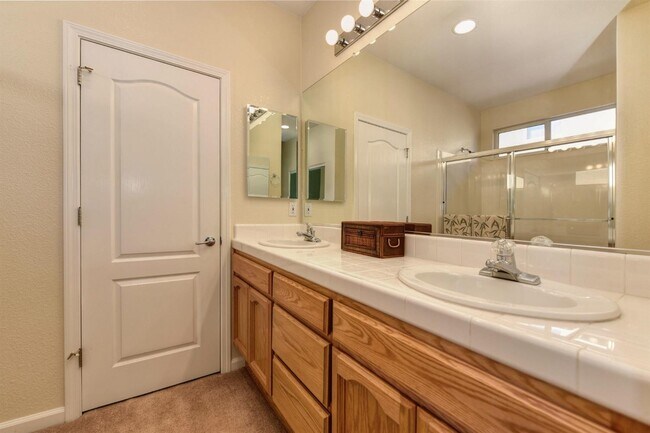 Building Photo - 1433 Taupin Ct