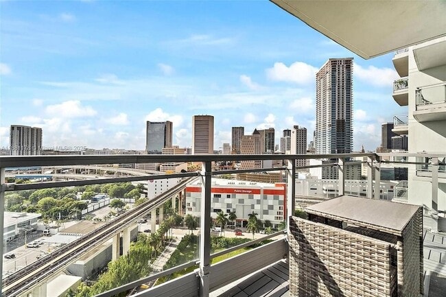 Building Photo - 90 SW 3rd St