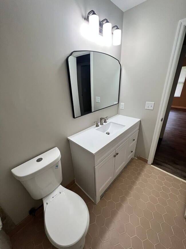 Building Photo - Hampton 1371-1373