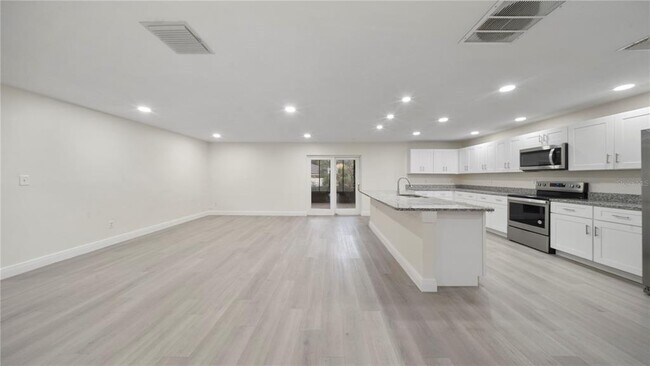 Building Photo - 2662 Derbyshire Rd