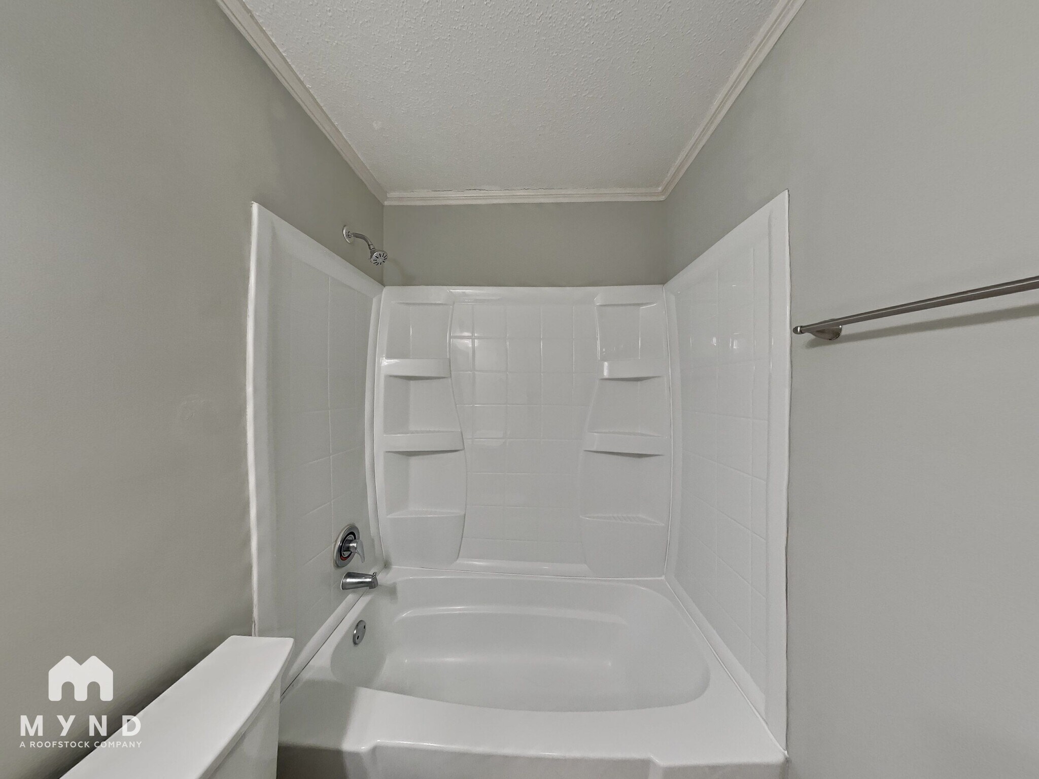 Building Photo - 547 Whitethorn Dr