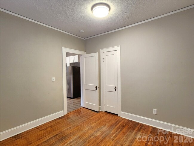 Building Photo - 337 N 9th St