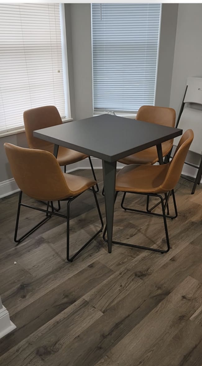 Building Photo - Available Fall 2026  12 month lease /  2 rooms available for rent (full use of in-unit laundry, k...