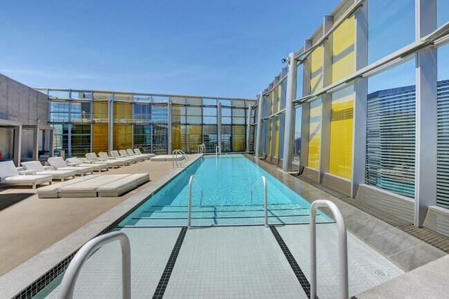 Building Photo - Stunning Strip Views from this Fully Furnished Studio Residence.