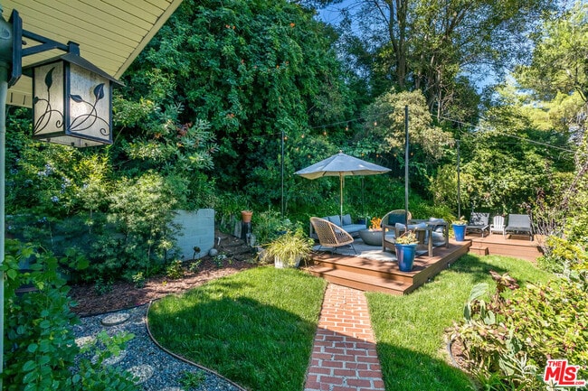 Building Photo - 2385 Sunset Heights Dr