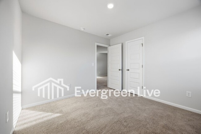 Building Photo - 1306 Willow Oaks Wy