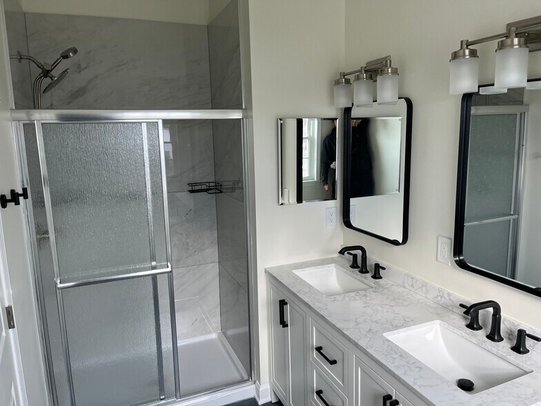 Building Photo - 7101 Collinsworth Pl