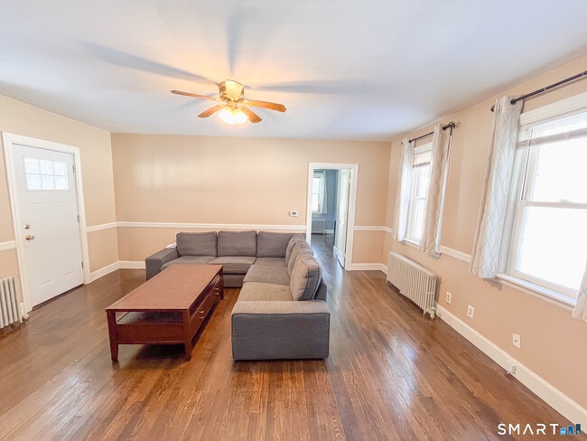 Building Photo - 51 Roaring Brook Rd