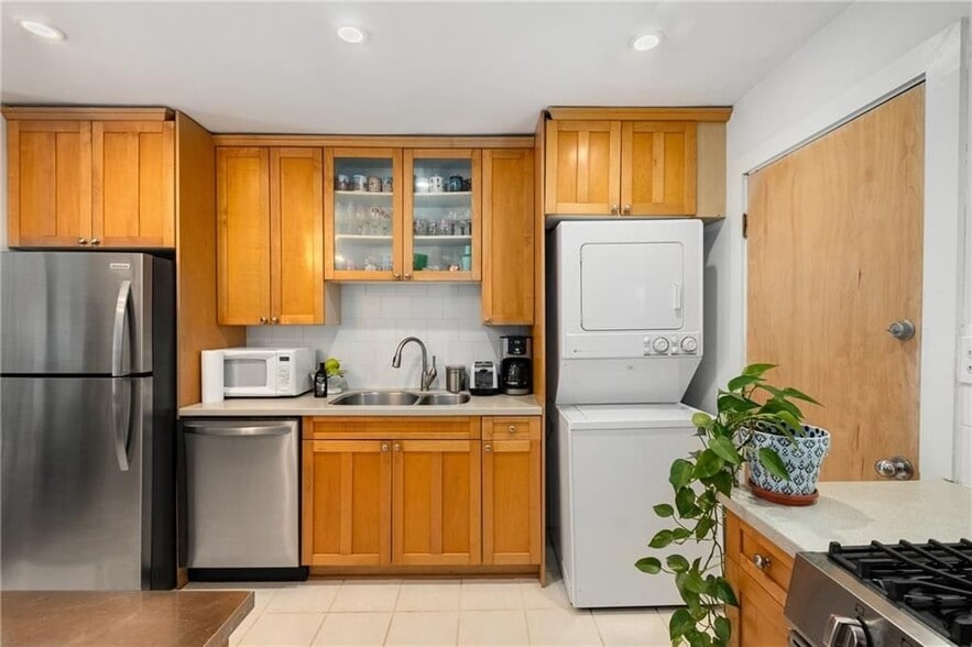 Building Photo - 866 Briarcliff Rd NE