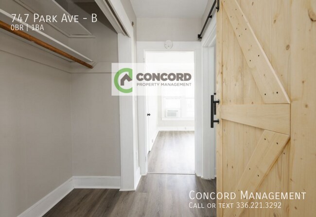 Building Photo - 747 Park Ave