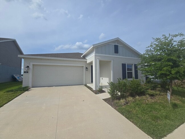Building Photo - 3 bed 2 bath home fully furnished