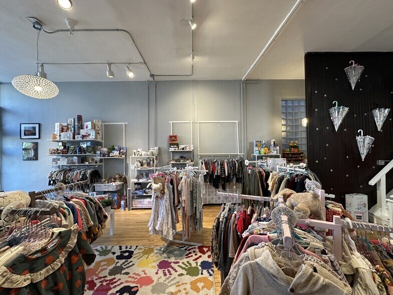 Building Photo - 3422 N Lincoln Ave