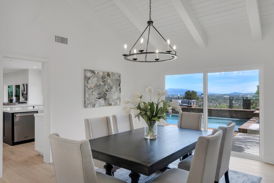 Building Photo - 5952 Woodland View Dr