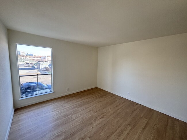 Building Photo - 1825 Harrison St