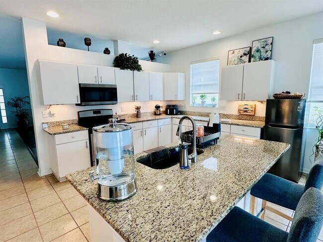 Building Photo - 24900 Oakhaven Ct