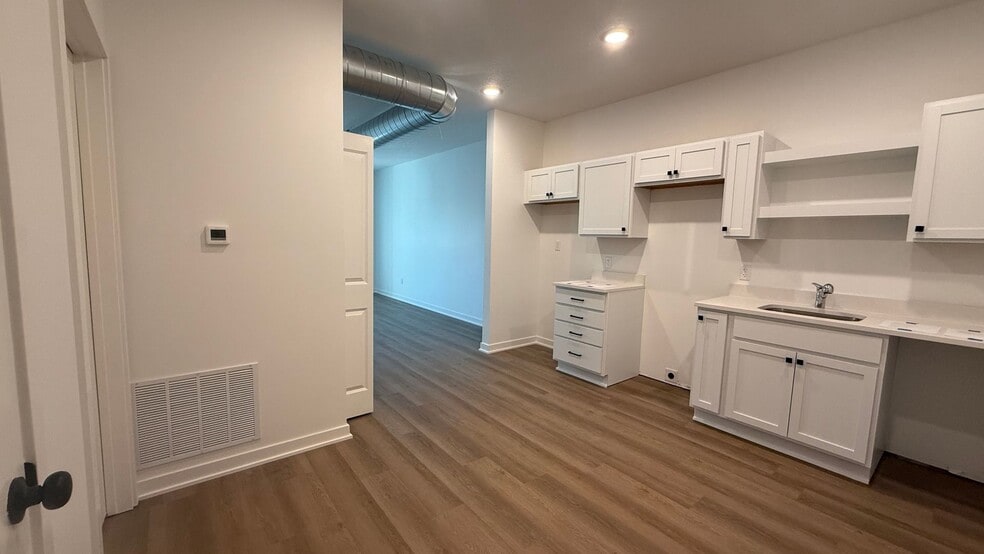 Interior Photo - The Delaware