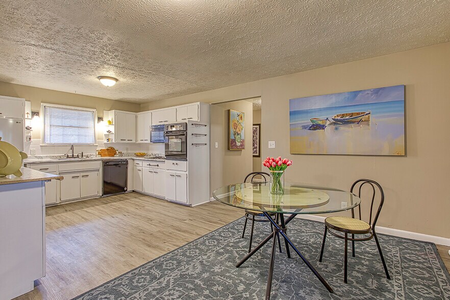 Building Photo - 1911 S Saratoga Ave