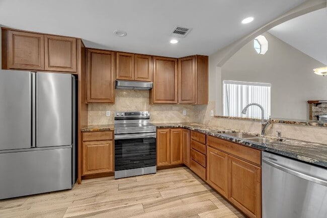 Building Photo - "Fantastic 3-Bedroom, 2 Bath Home in Prime...