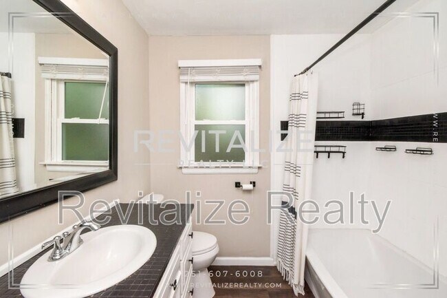 Building Photo - 4053 Sallie Ct