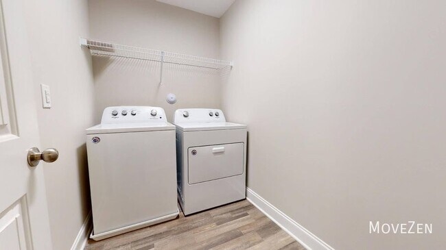 Building Photo - 541 Barneswyck Dr