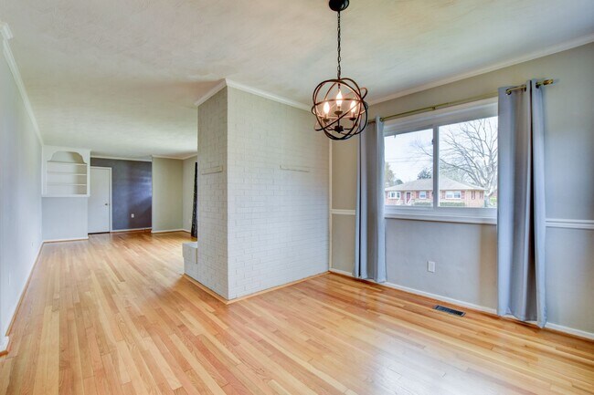 Building Photo - 609 Birch Dr