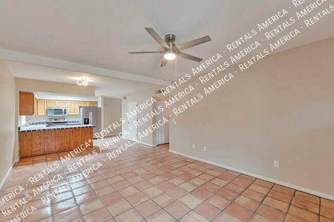 Building Photo - 277 E Root Way