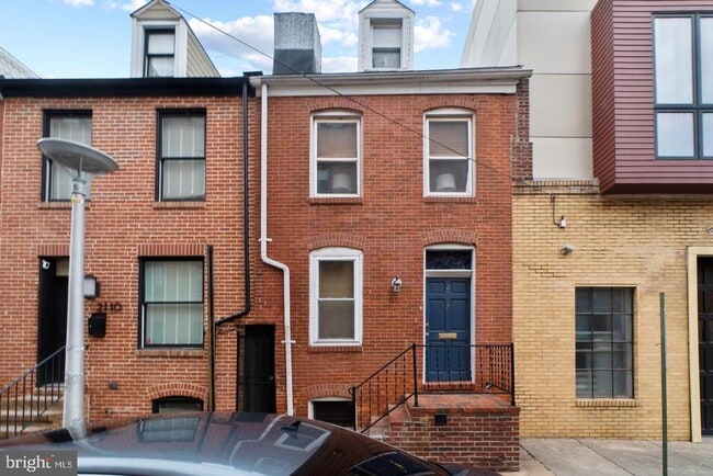 Building Photo - 2112 Cambridge St