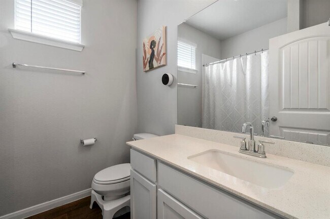 Building Photo - 212 Apache Plum Dr