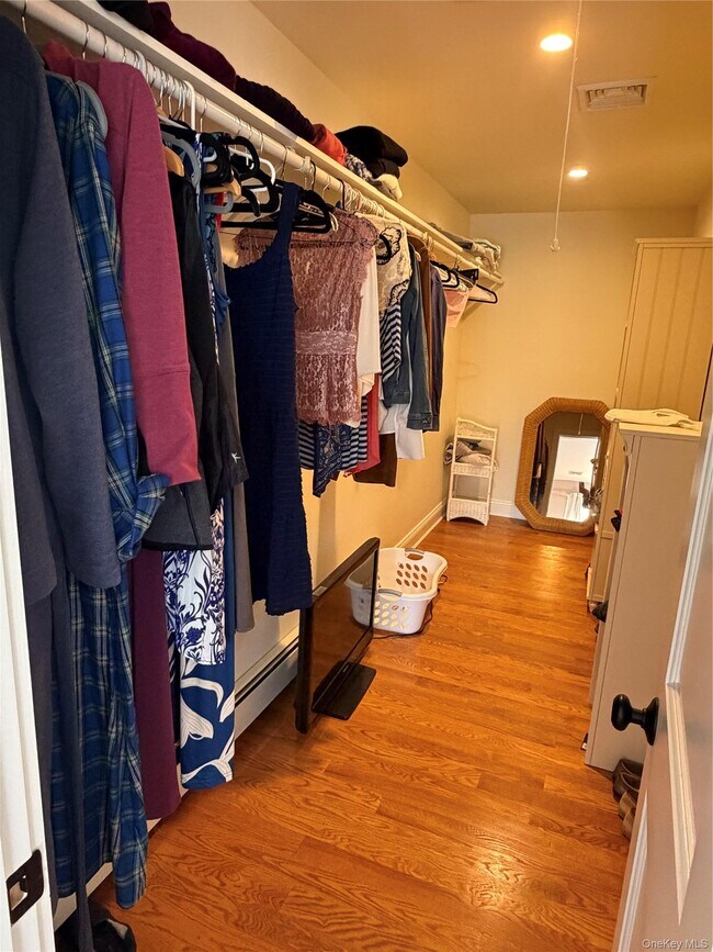 Building Photo - 27 Deer Path