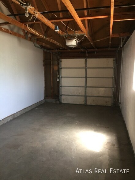 Building Photo - 5303 Quari St