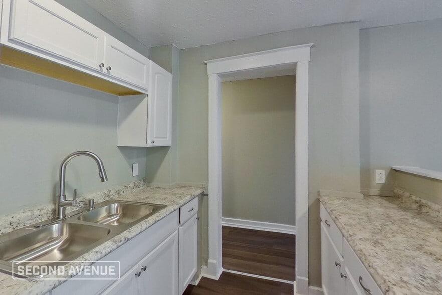 Building Photo - 2114 Greenwood Ave