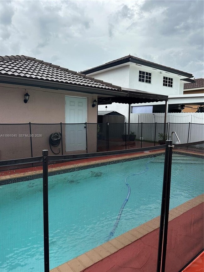 Building Photo - 15318 SW 41st Terrace