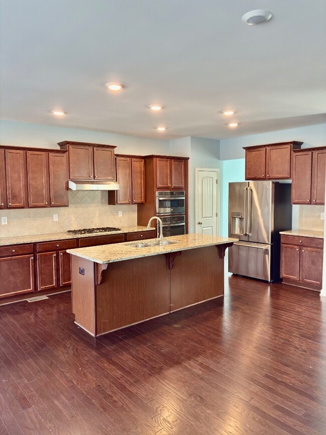 Building Photo - 901 Fawn Way