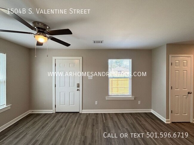 Building Photo - 1504 S Valentine St