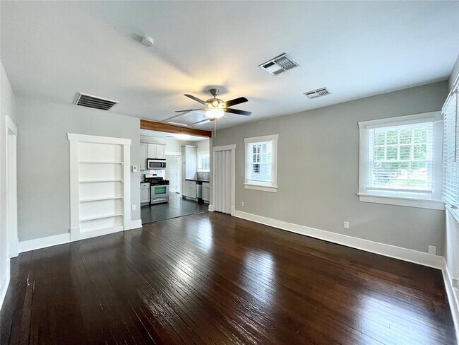 Building Photo - 113 Northwood St