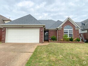 Building Photo - 3 bed, 2 bath in Cordova with new ss appli...