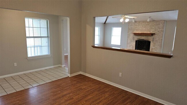 Building Photo - 16 Brenda Ln