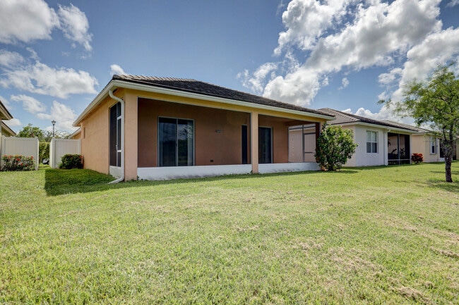 Building Photo - 9516 SW Flowermound Cir