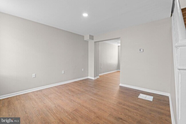 Building Photo - 3427 Ravenwood Ave